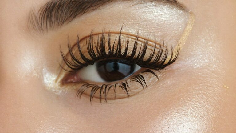 Eyelash Extensions in Montreal: The Complete Beginner's Guide - Institut V Esthétique Montréal