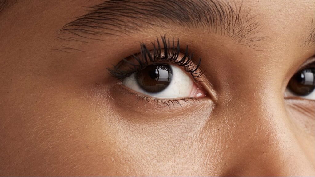 Lash Lift vs. Extensions: Which Eye Treatment Should You Choose? - Institut V Esthétique Montréal
