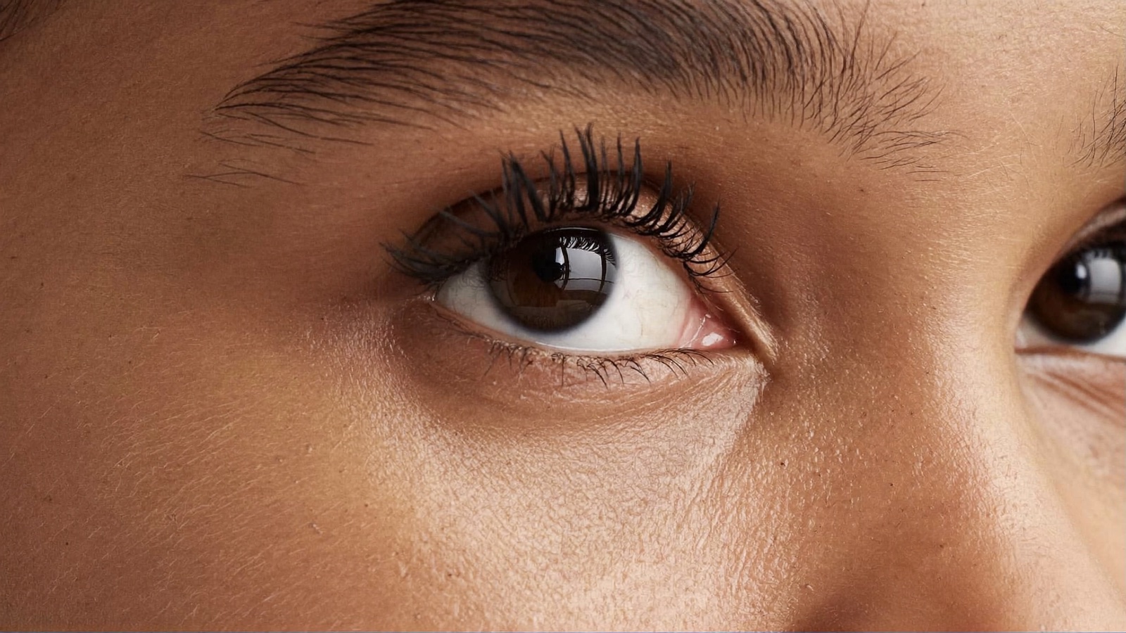Lash Lift vs. Extensions: Which Eye Treatment Should You Choose? - Institut V Esthétique Montréal